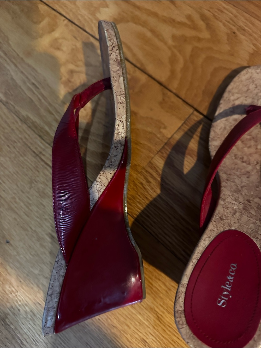 Women's Red Cork Flip Flop Sandals 9.5 - Picture 2 of 2